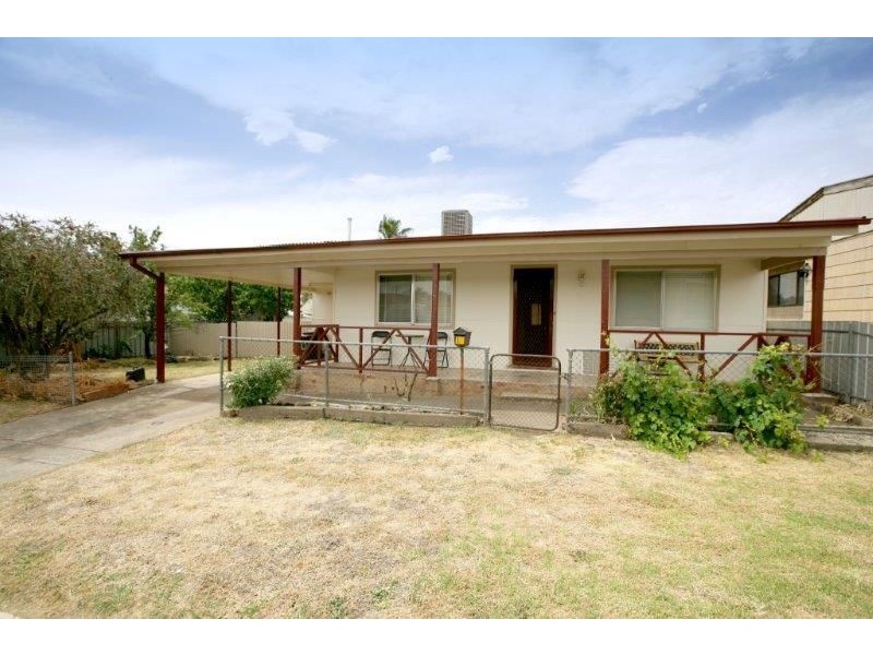 14 George Street, Junee NSW 2663