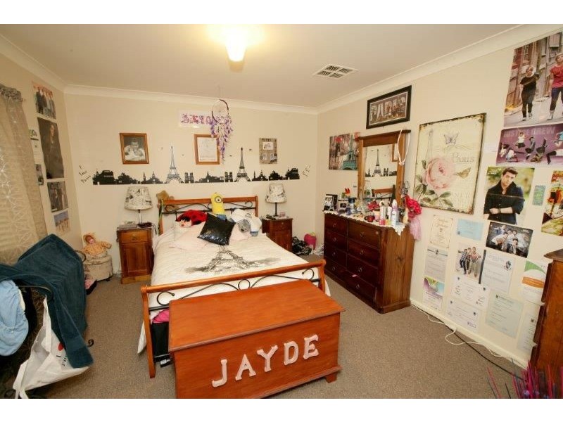 14 George Street, Junee NSW 2663