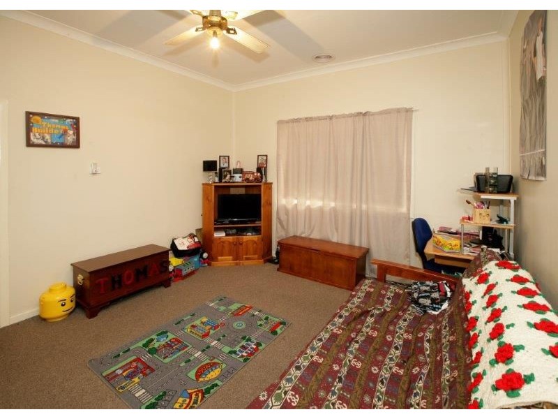 14 George Street, Junee NSW 2663