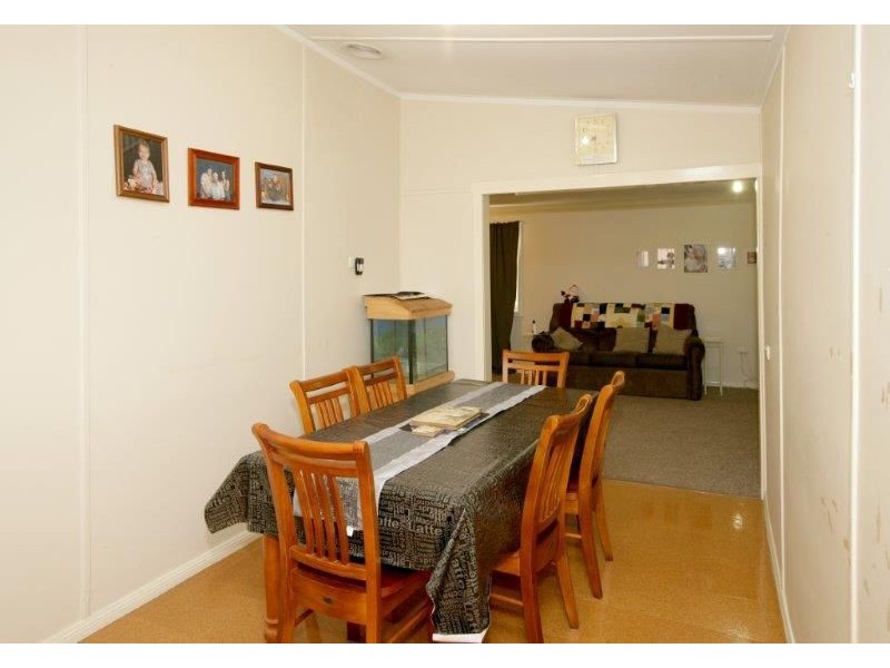 14 George Street, Junee NSW 2663
