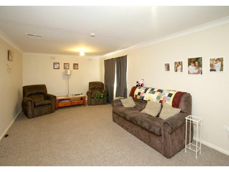 14 George Street, Junee NSW 2663