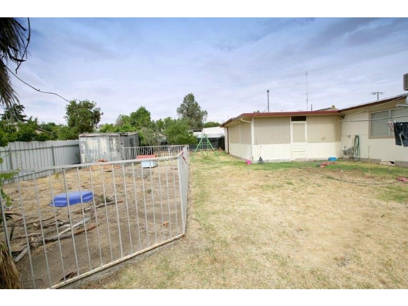 14 George Street, Junee NSW 2663