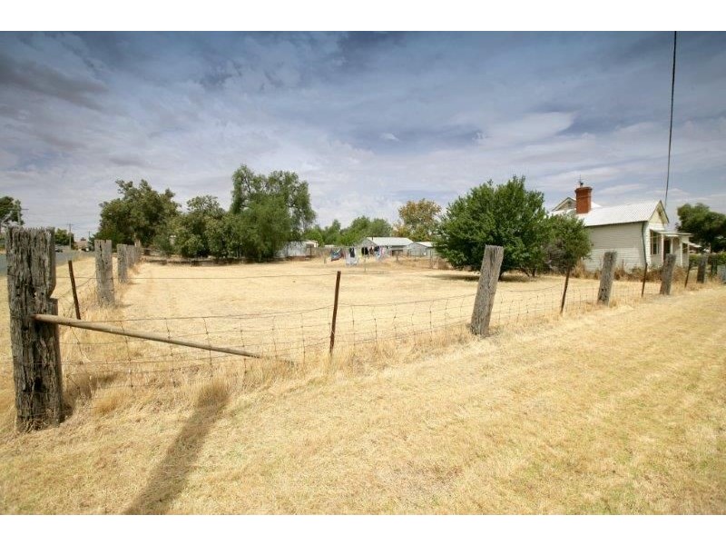 3 Earl Street, Junee NSW 2663
