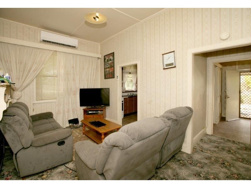 3 Earl Street, Junee NSW 2663