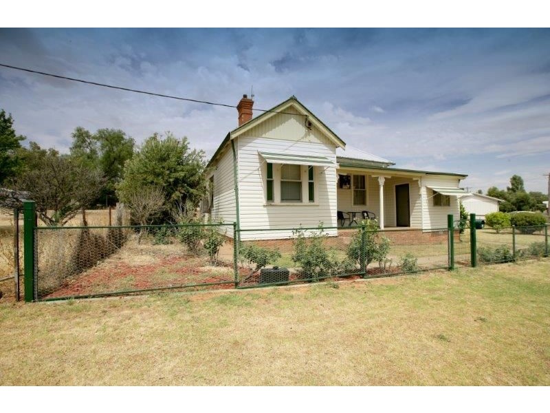 3 Earl Street, Junee NSW 2663