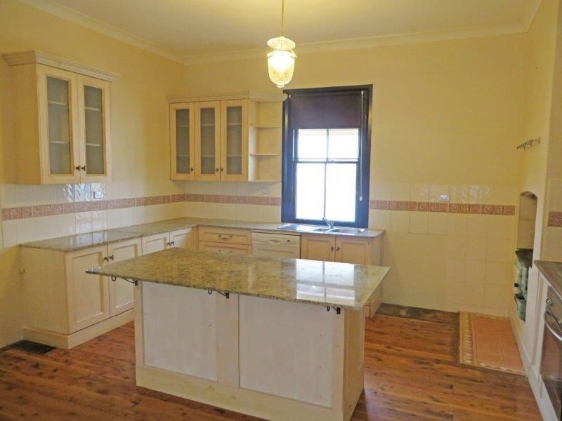 26 Elizabeth St, Junee NSW 2663