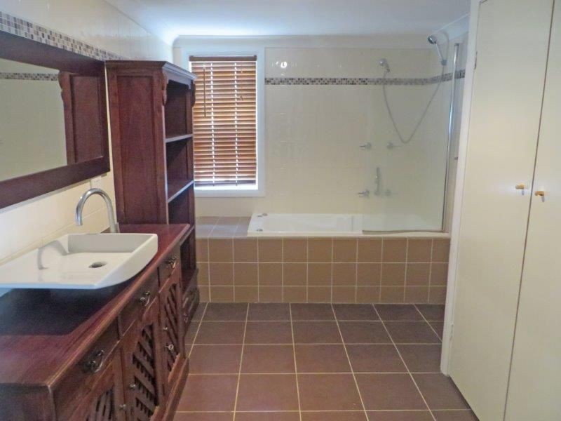 26 Elizabeth St, Junee NSW 2663