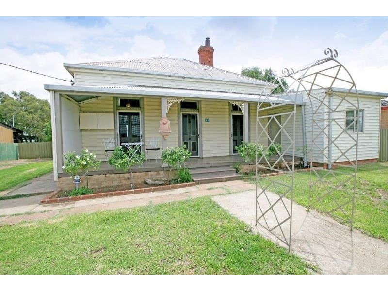 45 Prince St, Junee NSW 2663