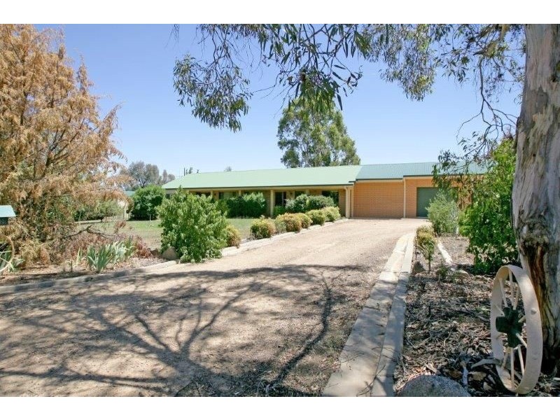 5 Elm Road, Lake Albert NSW 2650