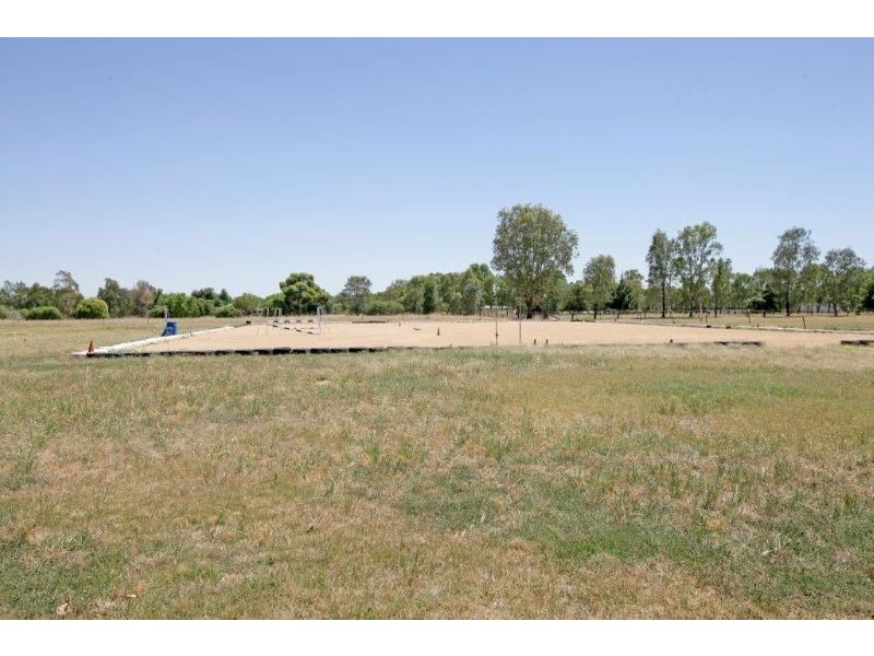 5 Elm Road, Lake Albert NSW 2650