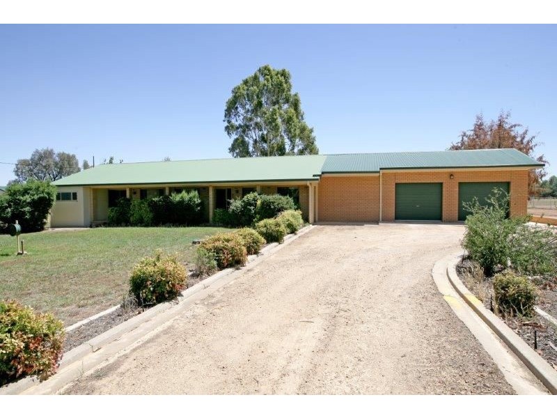 5 Elm Road, Lake Albert NSW 2650