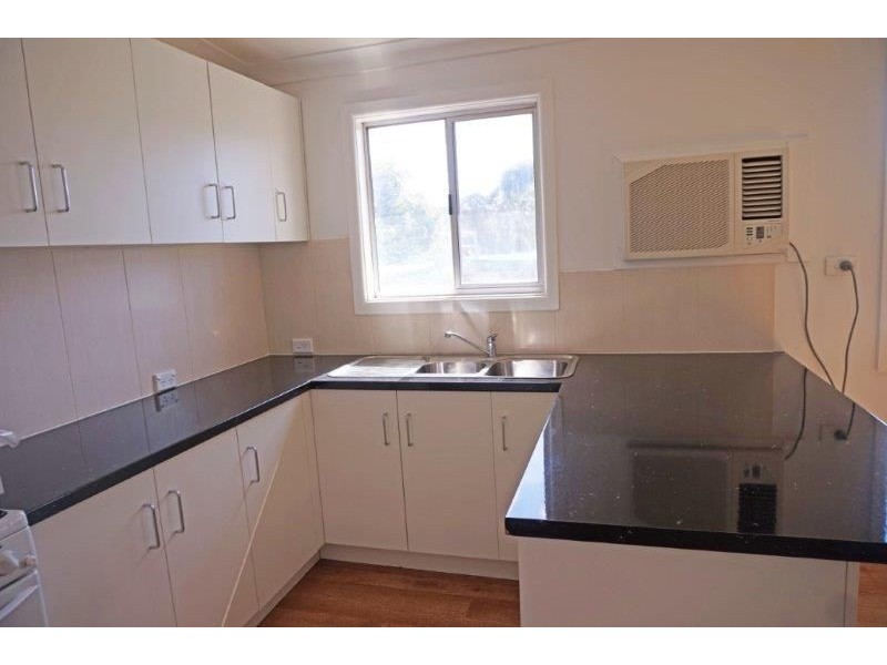 17 Ducker Street, Junee NSW 2663