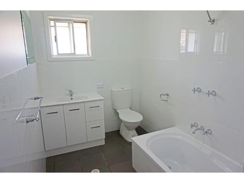 17 Ducker Street, Junee NSW 2663