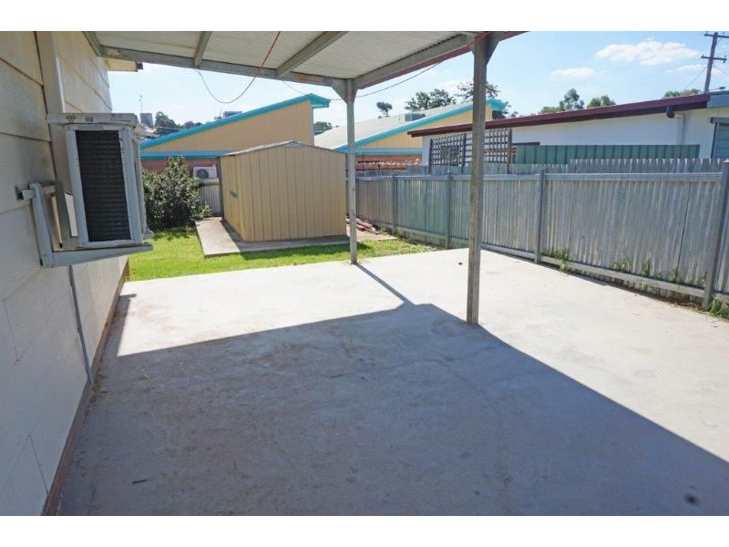 17 Ducker Street, Junee NSW 2663
