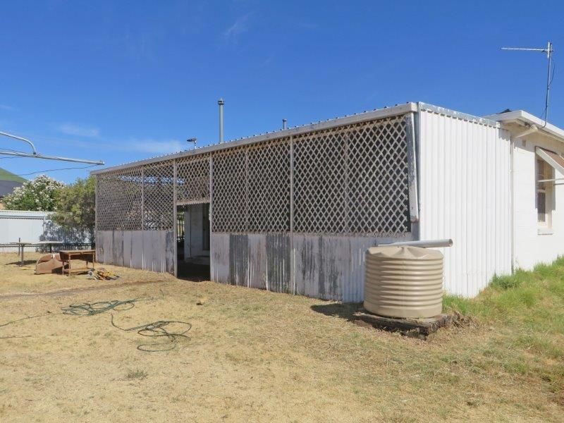 8 William Street, Junee NSW 2663