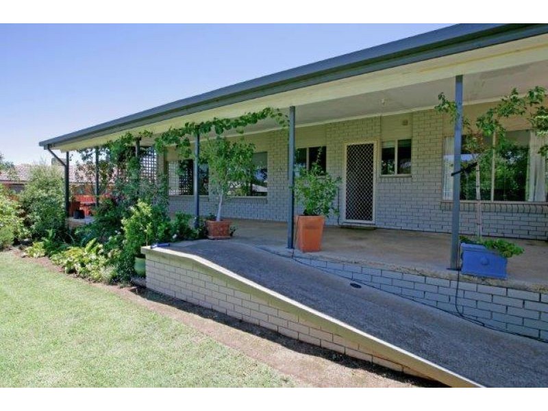 41 Pitt St, Junee NSW 2663