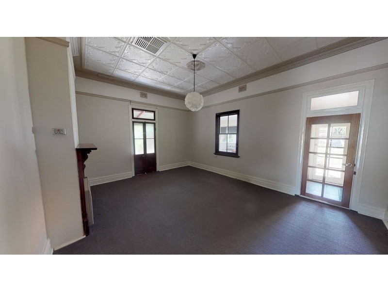 13 Crown St, Junee NSW 2663