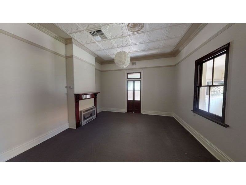 13 Crown St, Junee NSW 2663