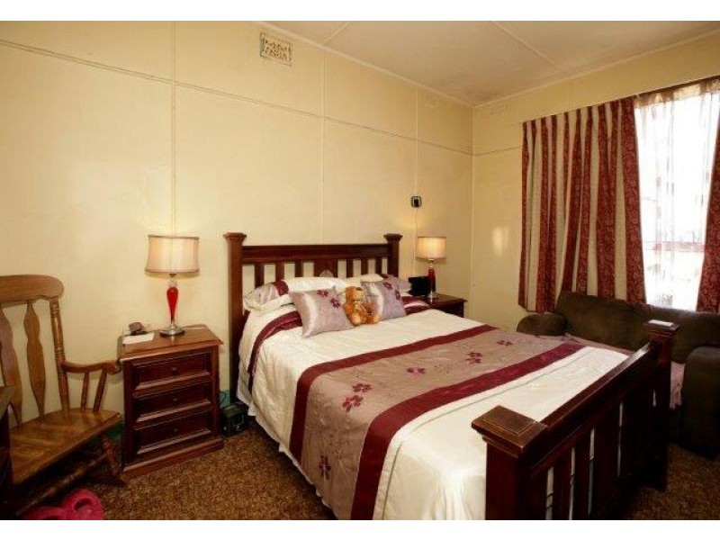 52 George St, Junee NSW 2663