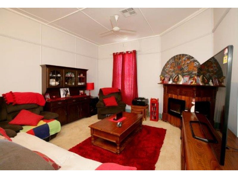 52 George St, Junee NSW 2663