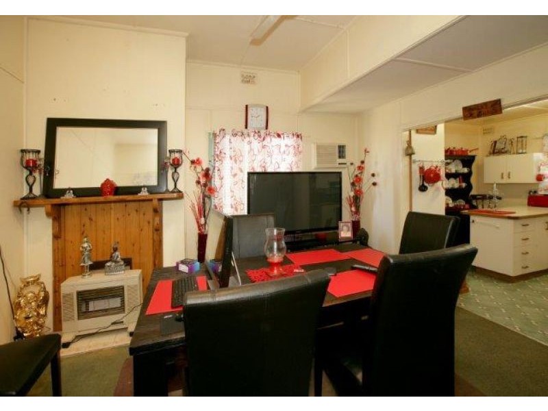 52 George St, Junee NSW 2663