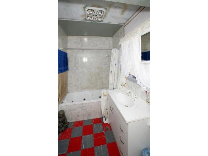 52 George St, Junee NSW 2663