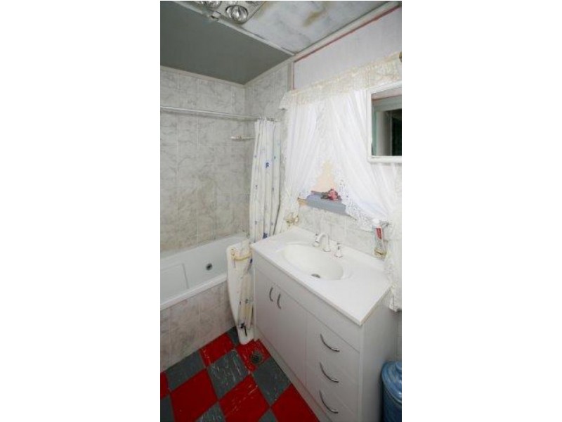 52 George St, Junee NSW 2663