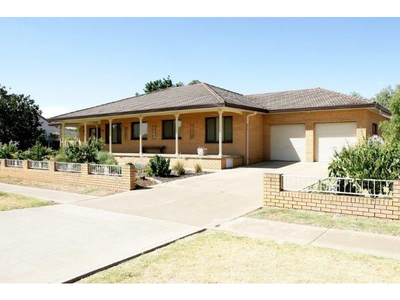 10 Broadway, Junee NSW 2663