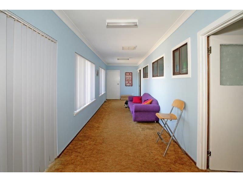10 Broadway, Junee NSW 2663
