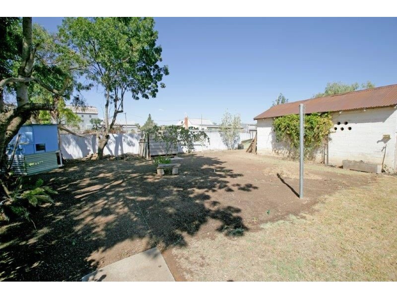 10 Broadway, Junee NSW 2663