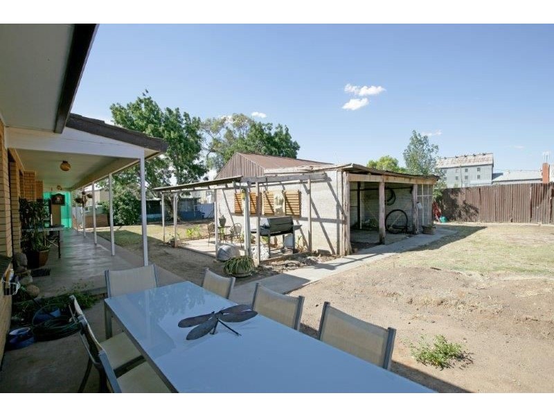 10 Broadway, Junee NSW 2663