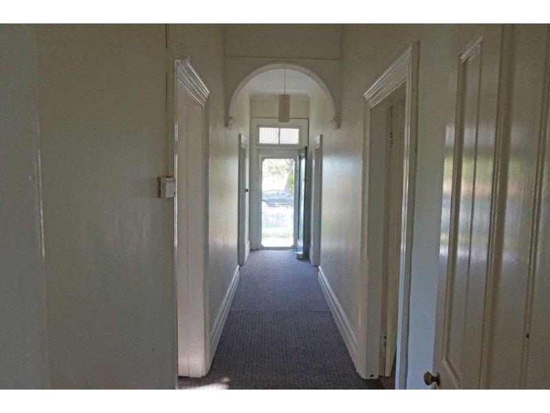 27 George St, Junee NSW 2663