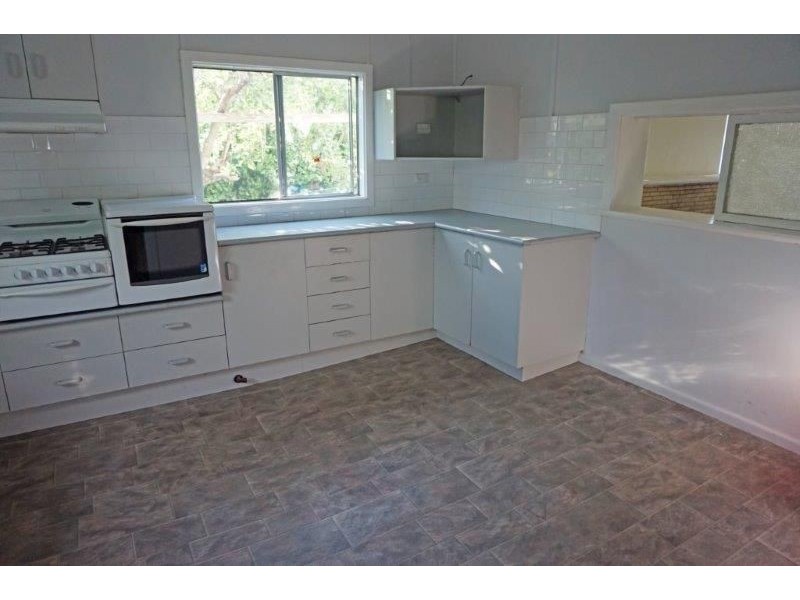 27 George St, Junee NSW 2663