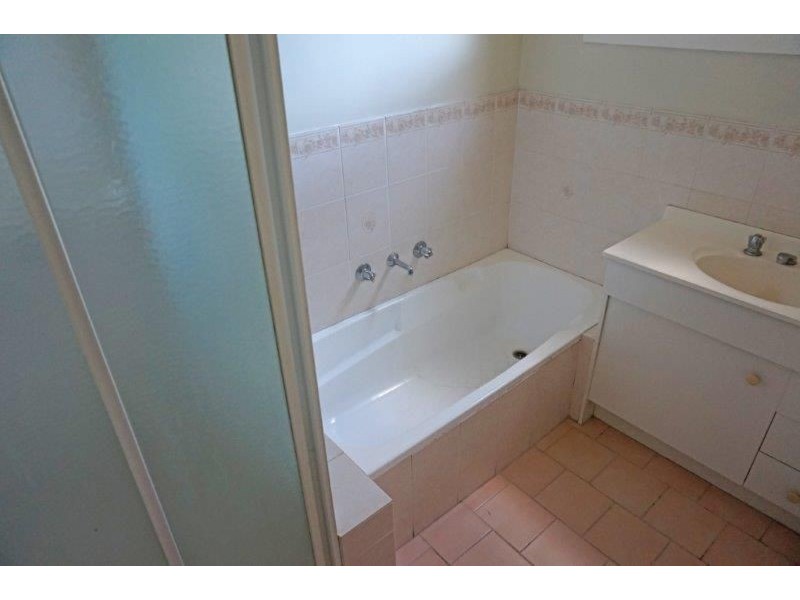 27 George St, Junee NSW 2663