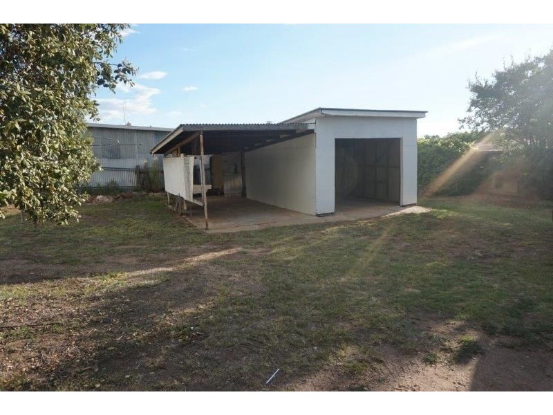 27 George St, Junee NSW 2663