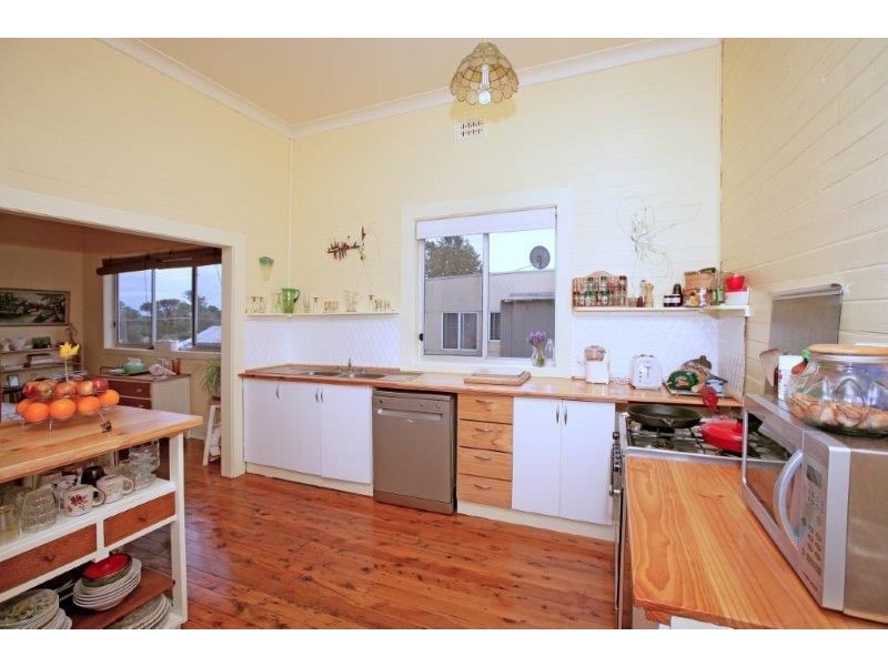 33 Denison St, Junee NSW 2663