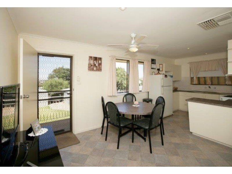 4 Knight St, Junee NSW 2663