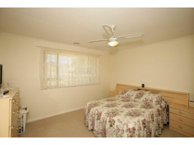 4 Knight St, Junee NSW 2663