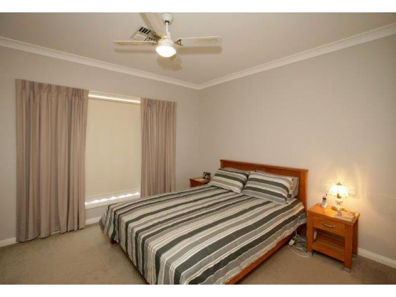 7 Loughan Road, Junee NSW 2663