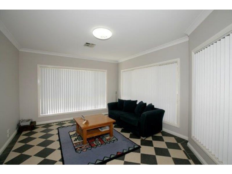 7 Loughan Road, Junee NSW 2663