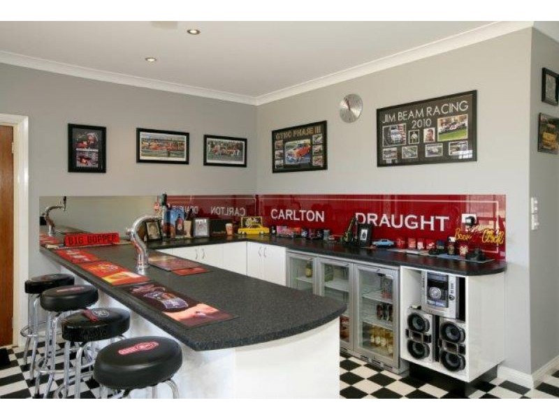 7 Loughan Road, Junee NSW 2663