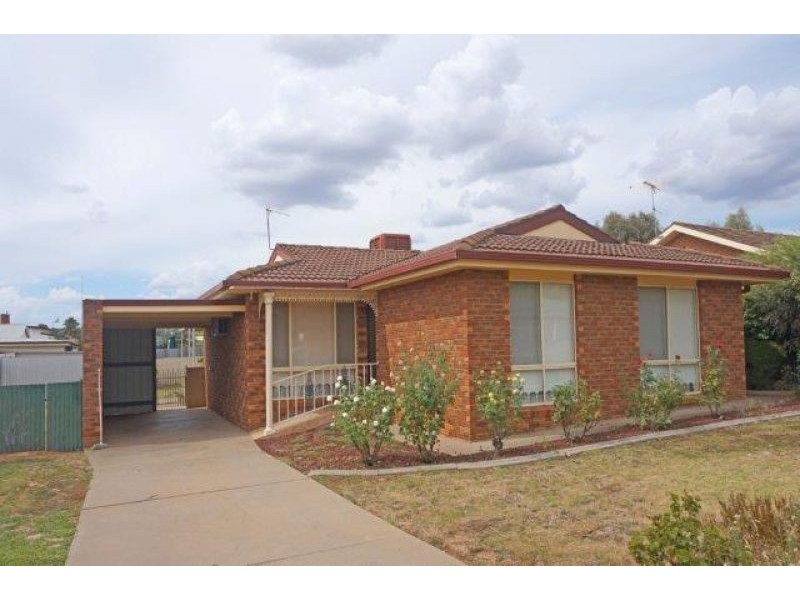 4 Hunter Street, Junee NSW 2663