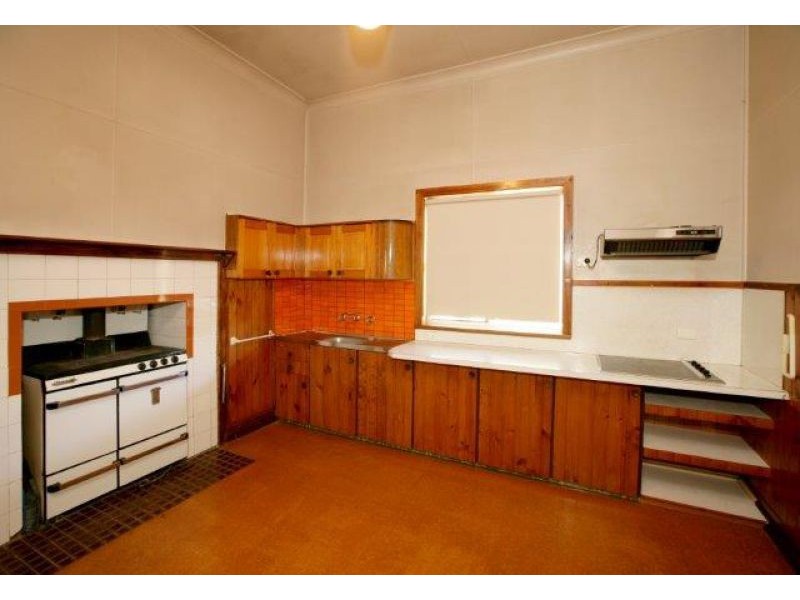 26 Bolton St, Junee NSW 2663