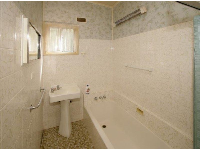 26 Bolton St, Junee NSW 2663