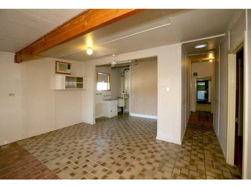 26 Bolton St, Junee NSW 2663