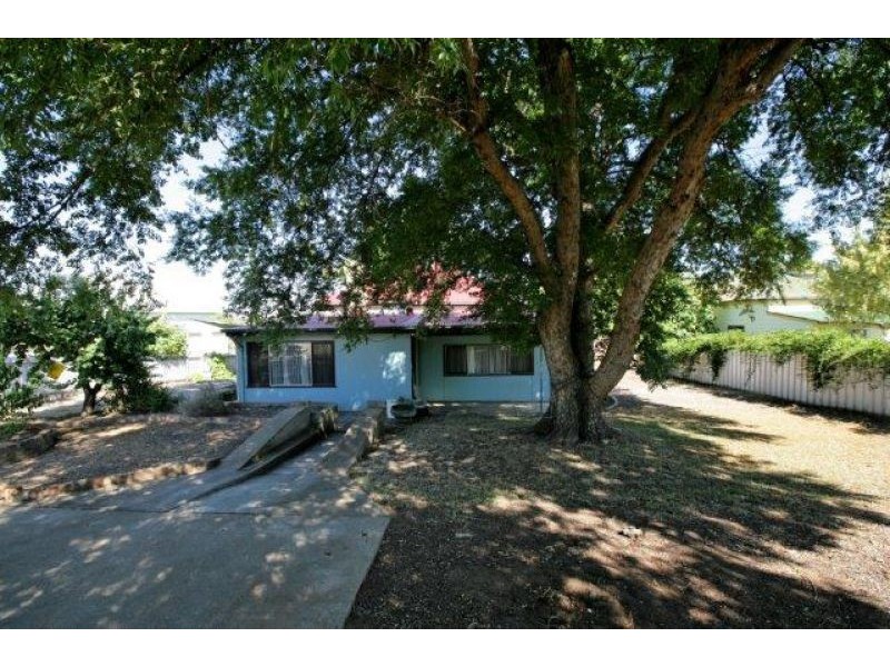 26 Bolton St, Junee NSW 2663