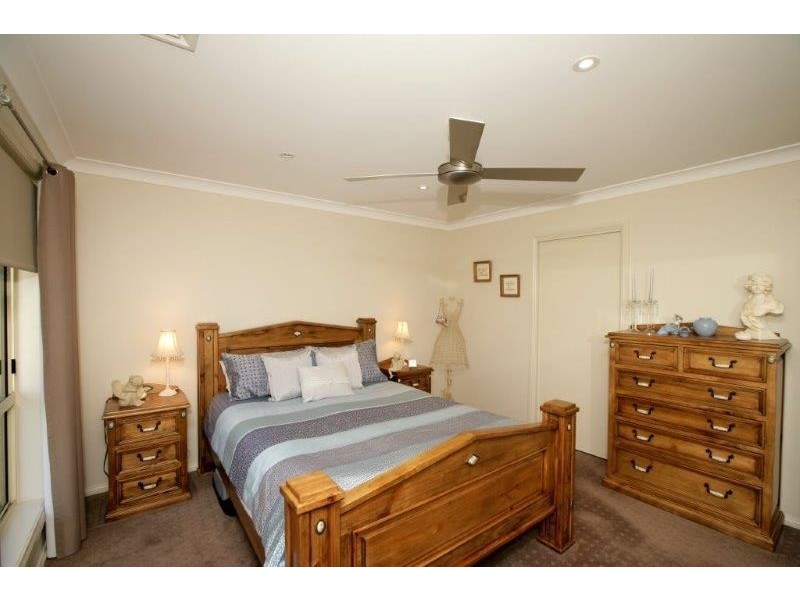 24 Loughan Rd, Junee NSW 2663