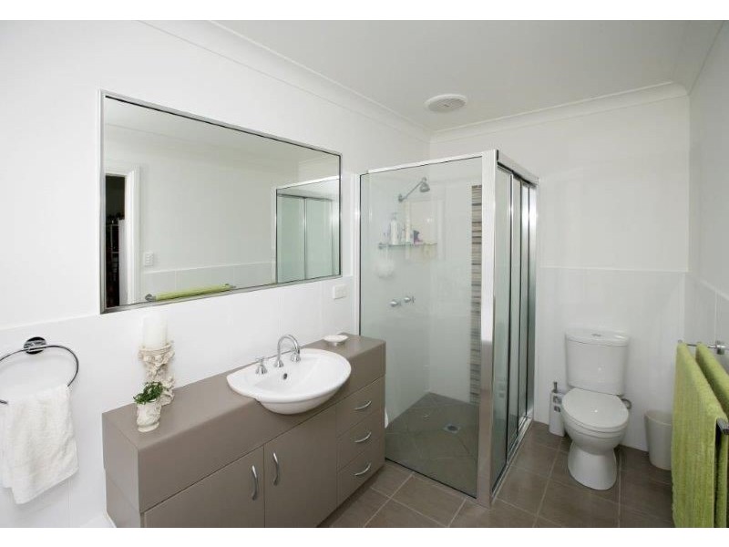 24 Loughan Rd, Junee NSW 2663
