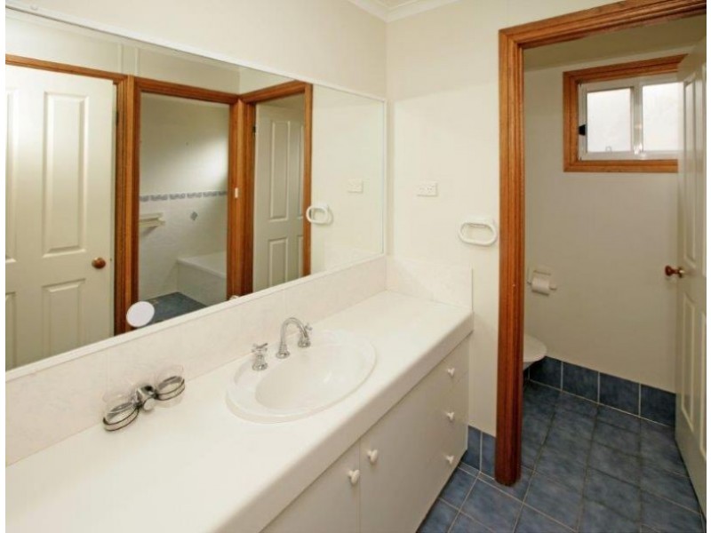 22 Cedric St, Junee NSW 2663