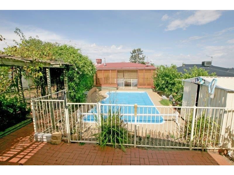 22 Cedric St, Junee NSW 2663